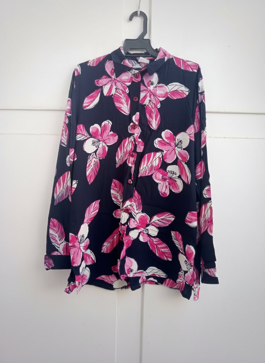 Chemise fleurie fluide – Élégante et légère