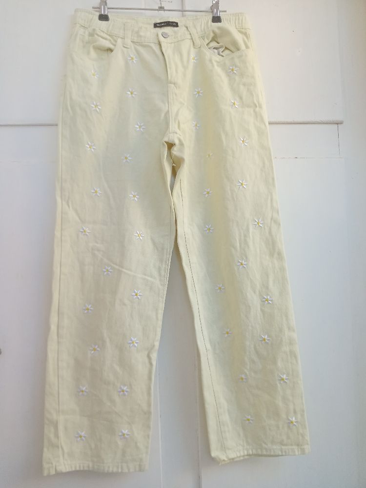 Un pantalon butter yellow 