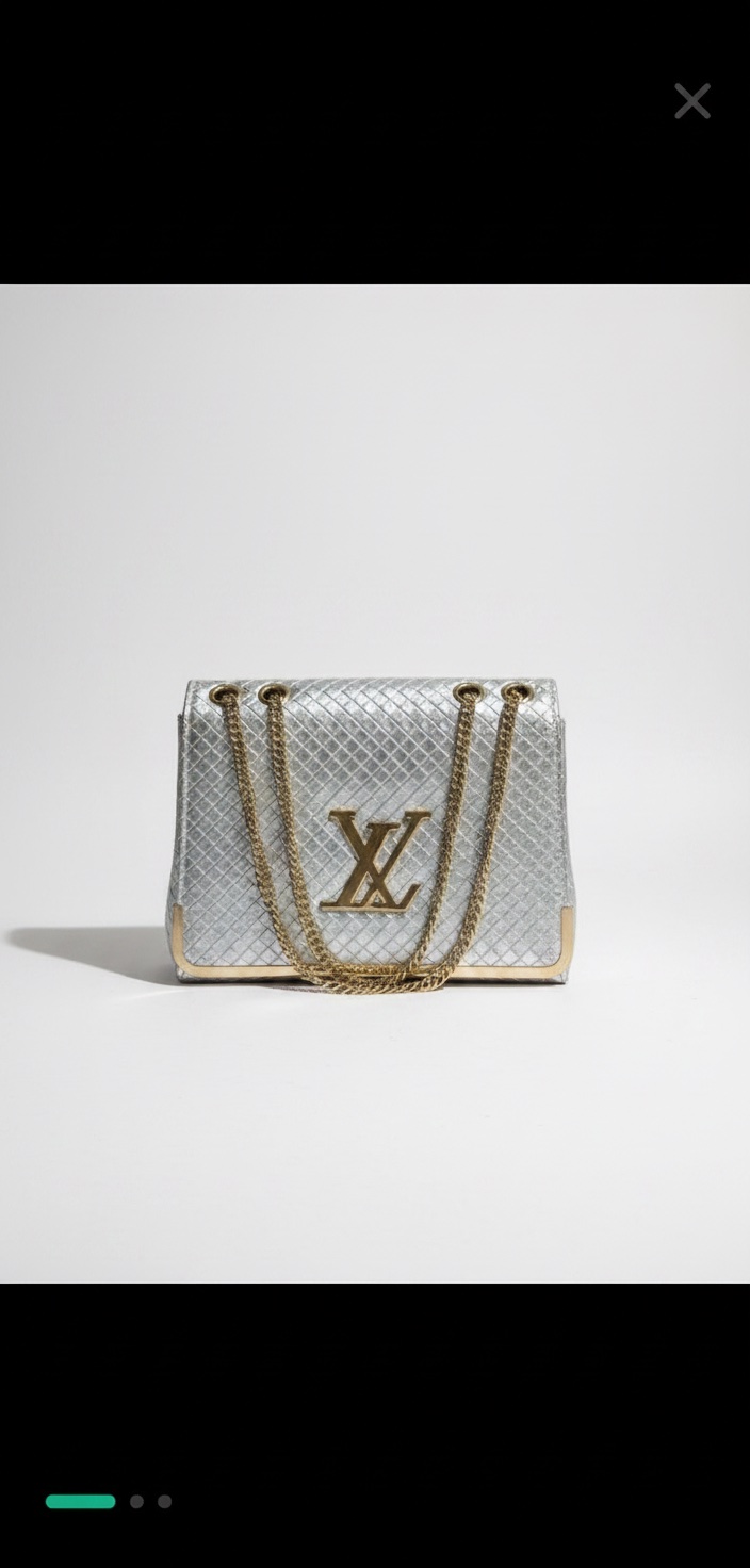 Sac argent jamais porté 