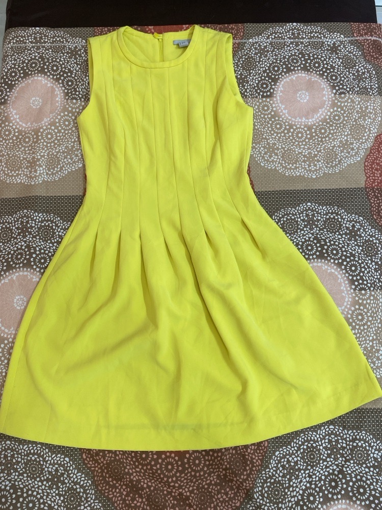 Robe jeune jaune