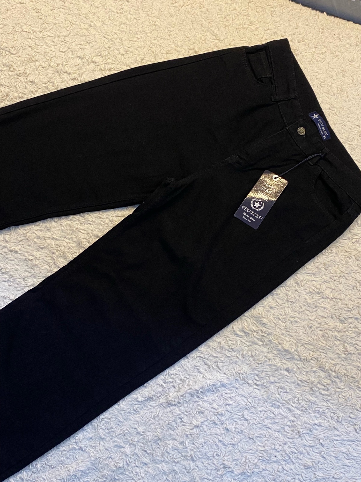 Jean Noir "Distressed" – Style Streetwear & Coupe Tendance