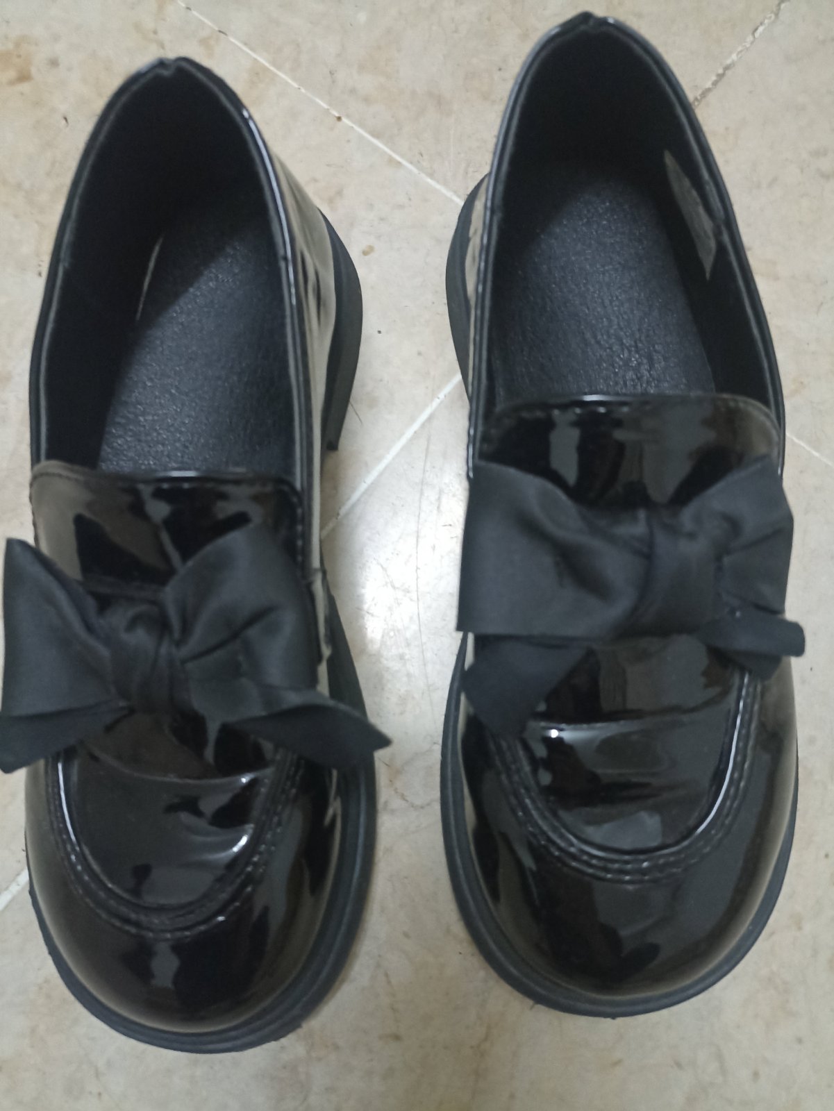 Derbies fille avec papillon 