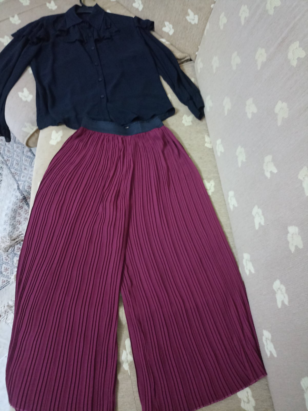 Ensemble pantalon large plissé et chemise