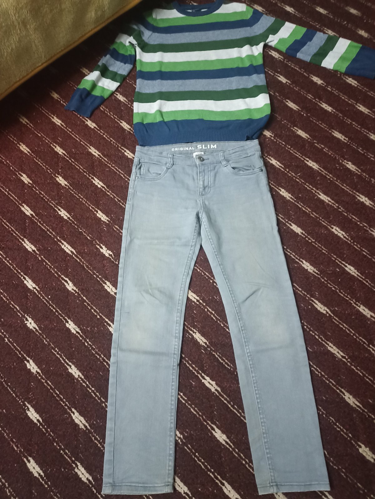 Lot pantalon et pull 