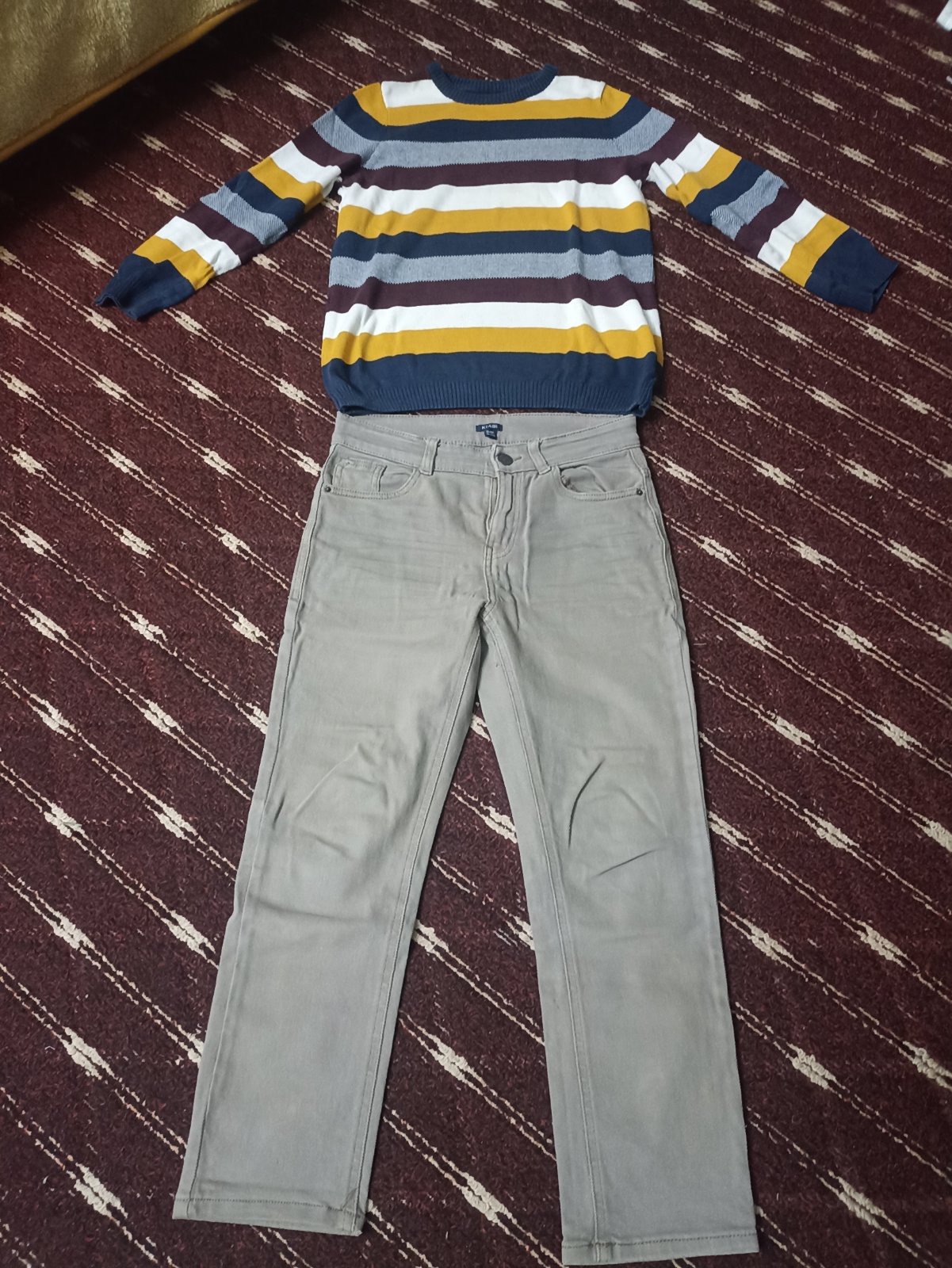 Lot pantalon et pull 