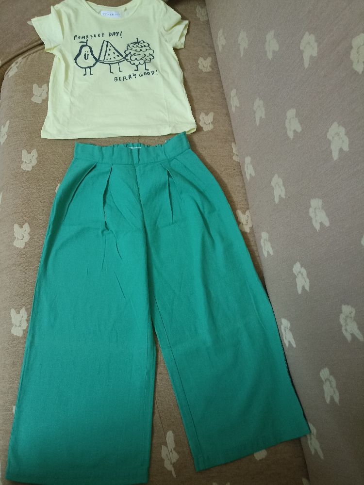 Ensemble t-shirt et pantalon 
