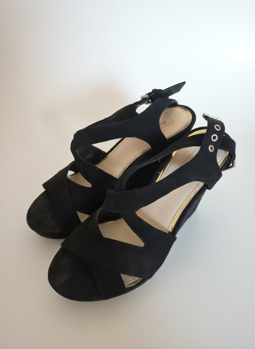 Talon compensé noir Bershka