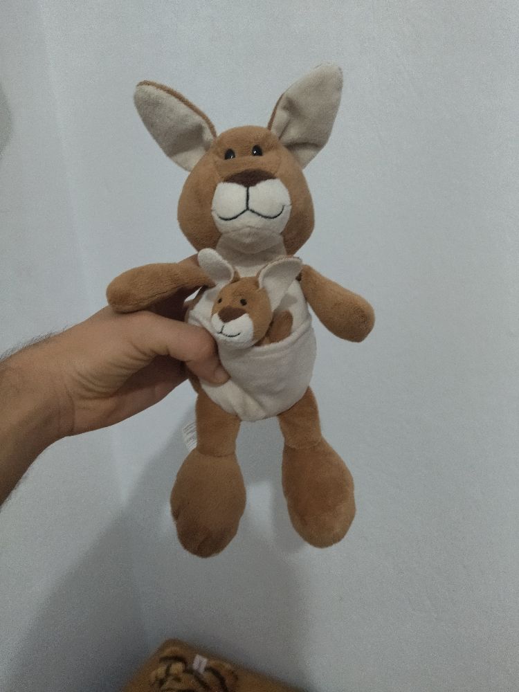 Peluche kangourou 