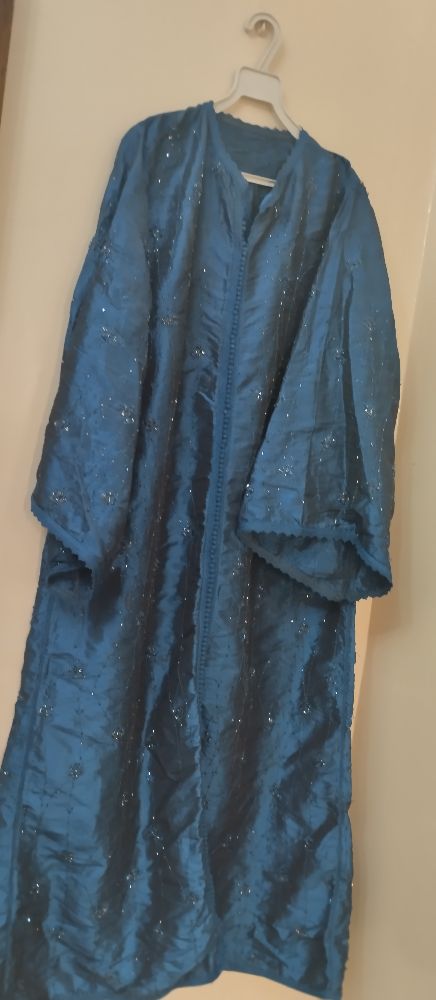 caftan marocain bleu nuit