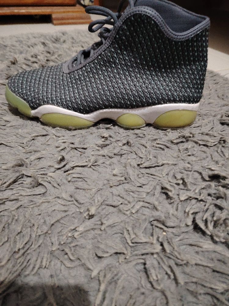 Jordan retro 13 vert w gris