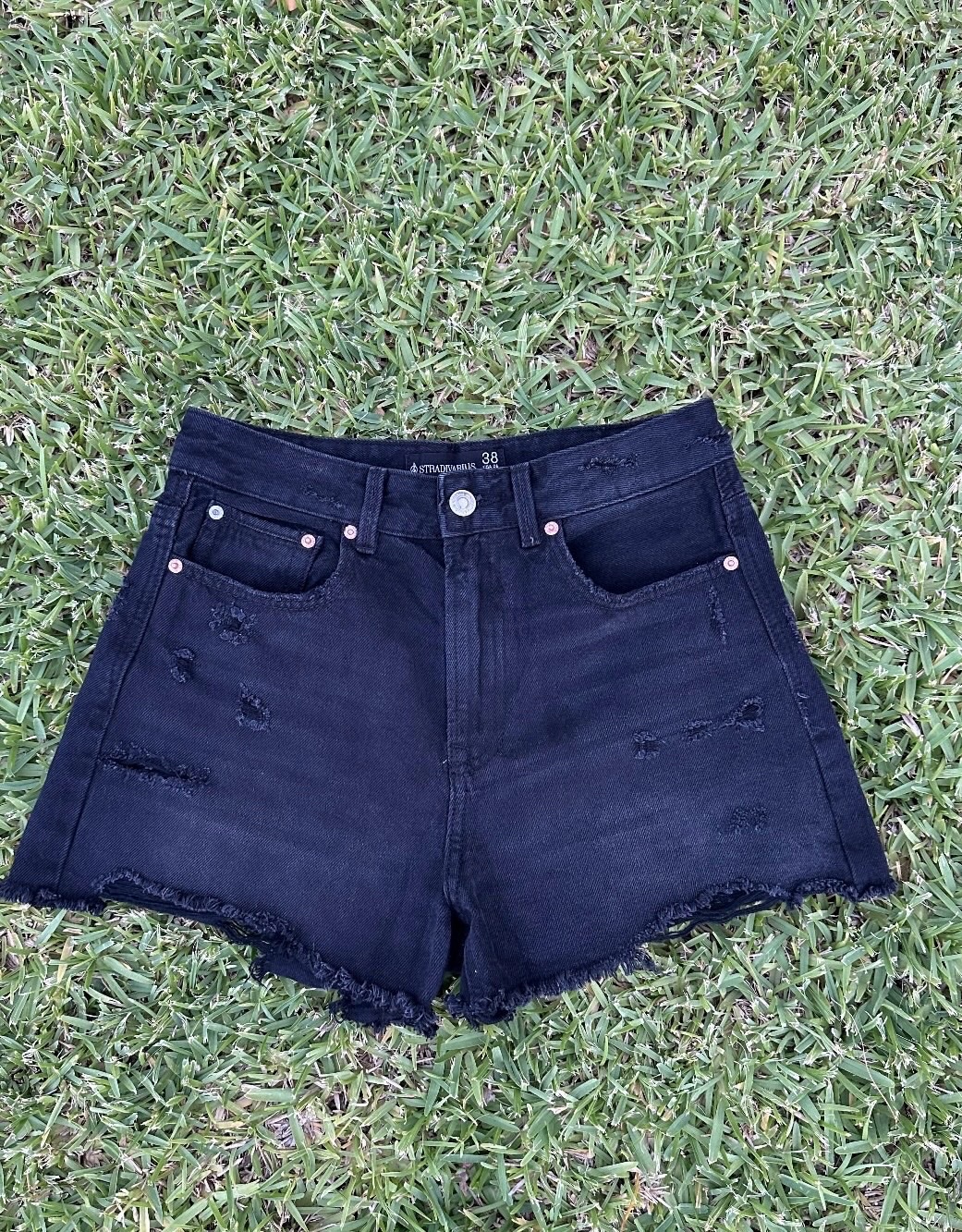 Short stradivarius taille 38