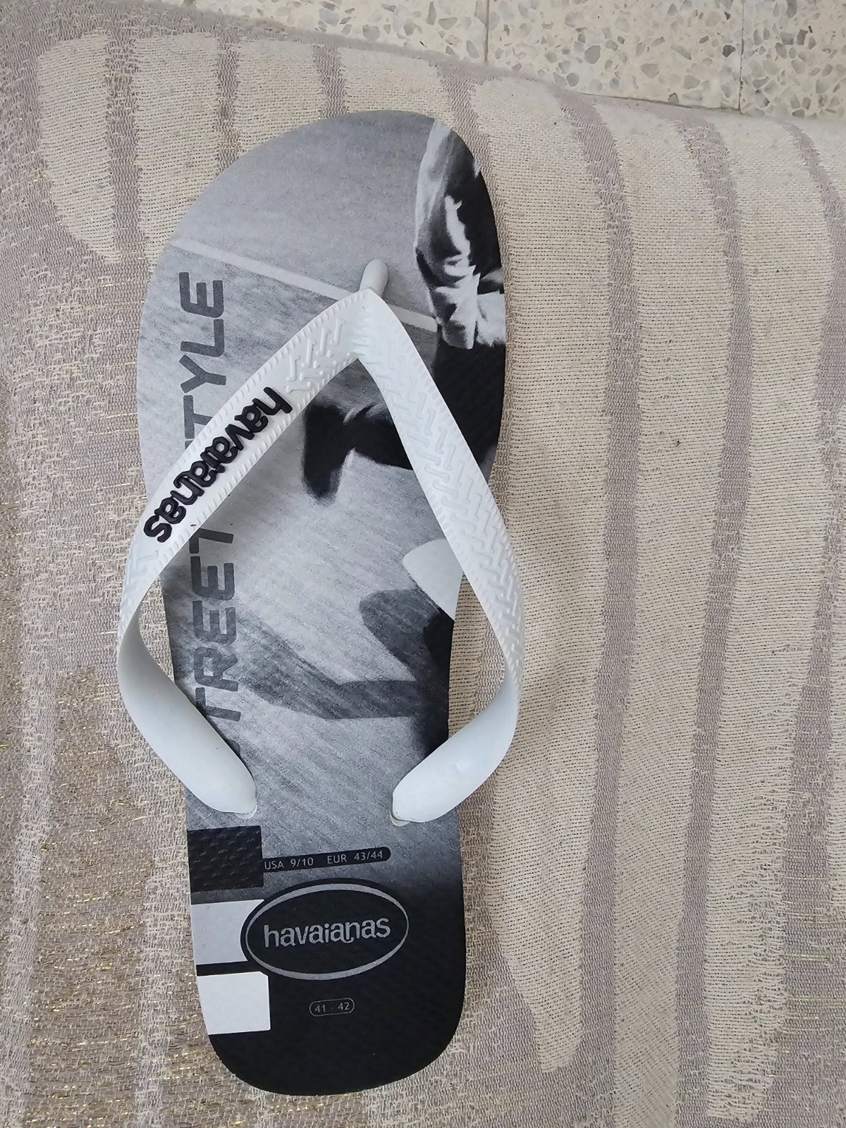Claquette noire et blanc 