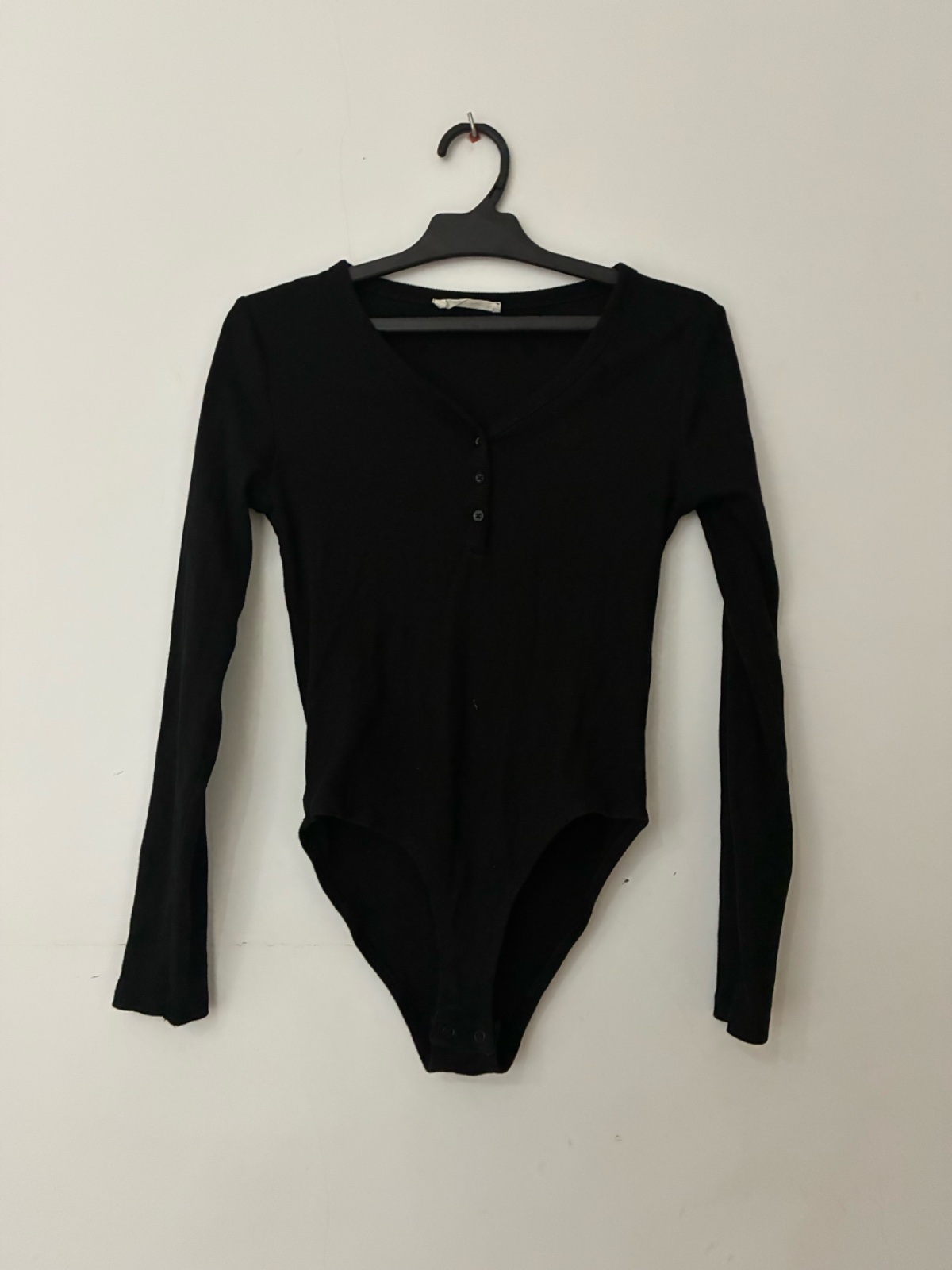 Body noir manches longues – Chic & intemporel
