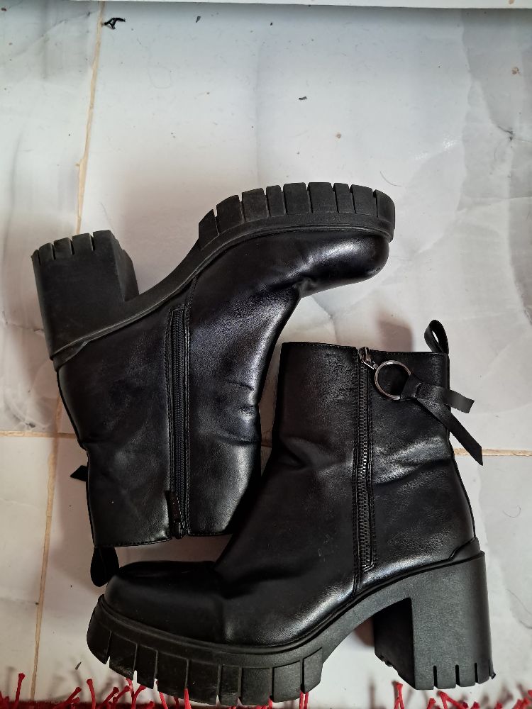 Platform boots 