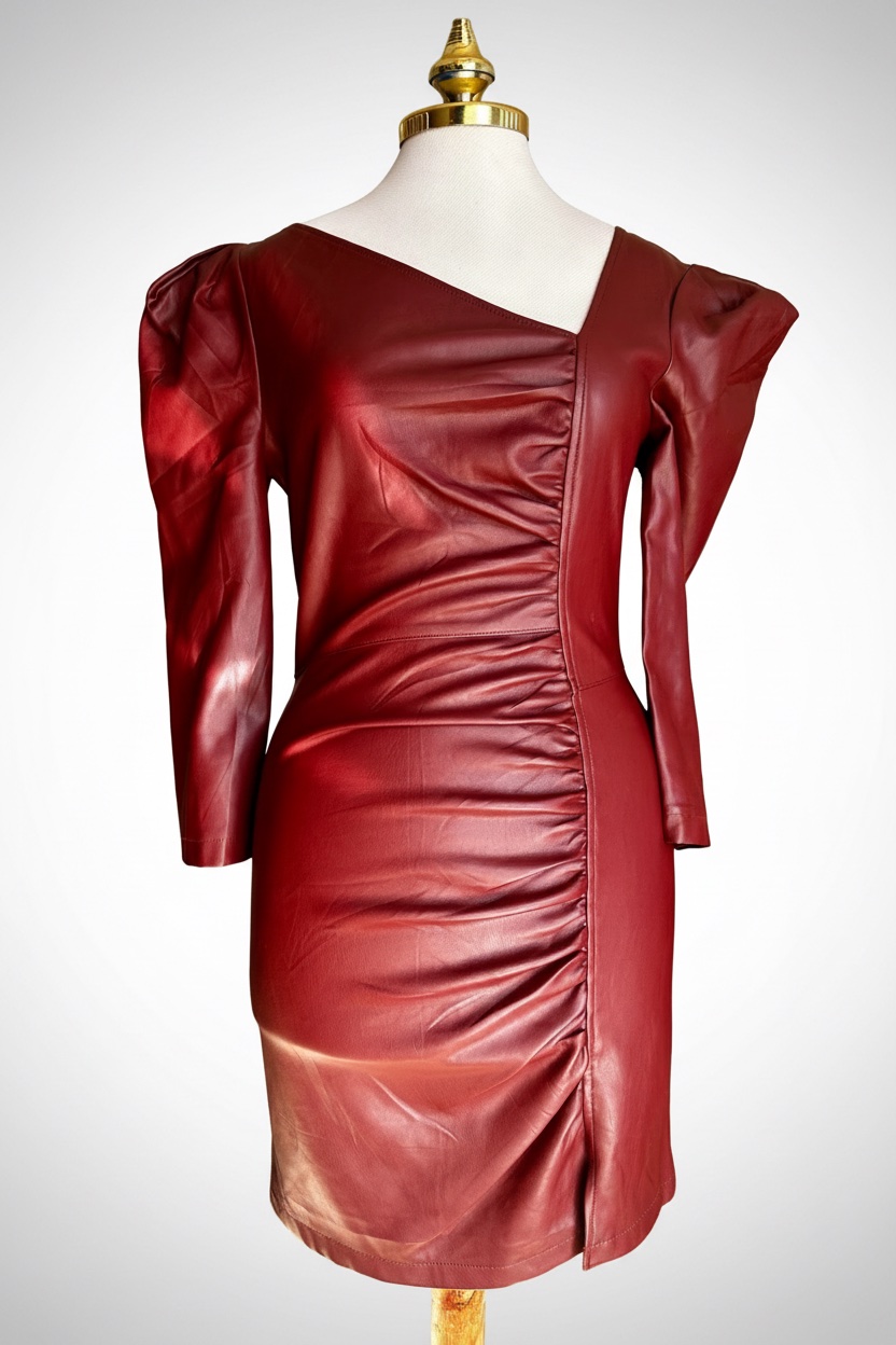 Robe Courte en Simili Cuir Bordeaux – ZARA (Taille S)