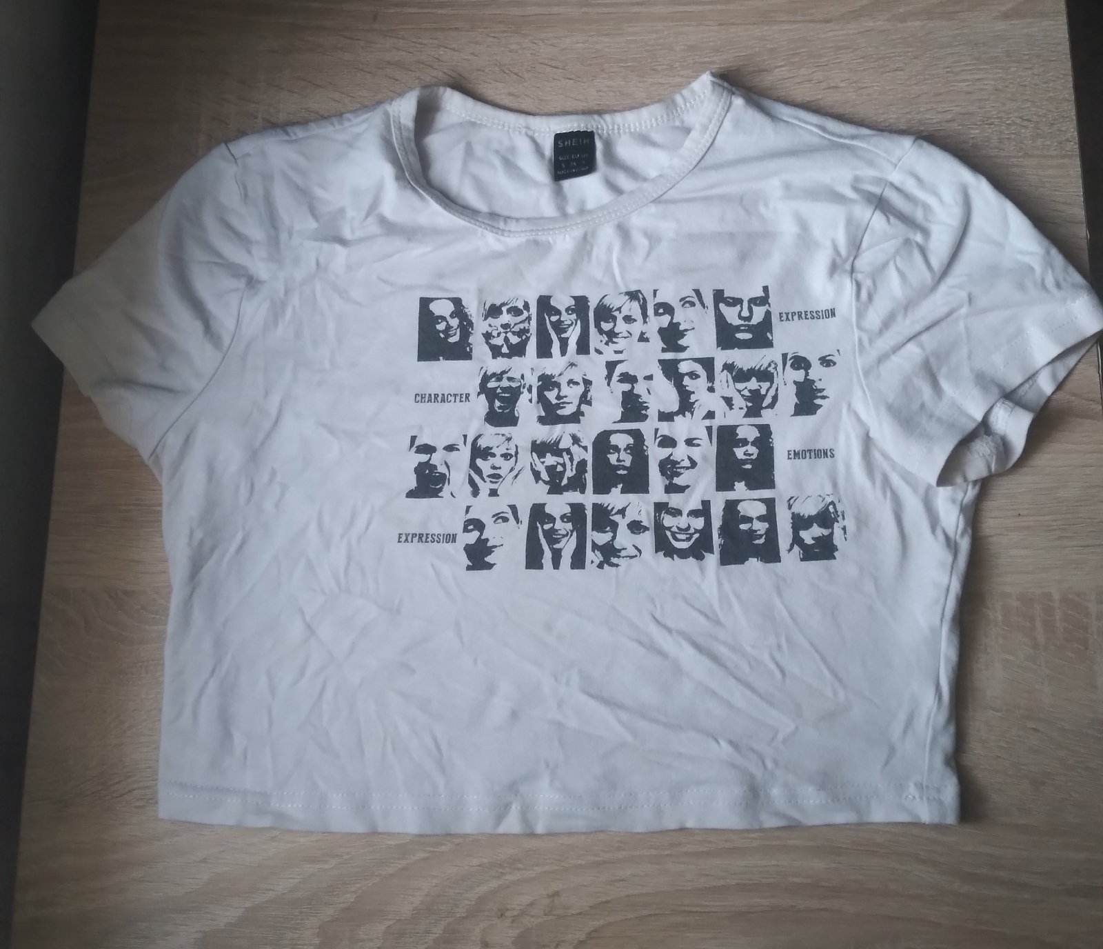 Crop top blanc stylé avec écriture - État Neuf