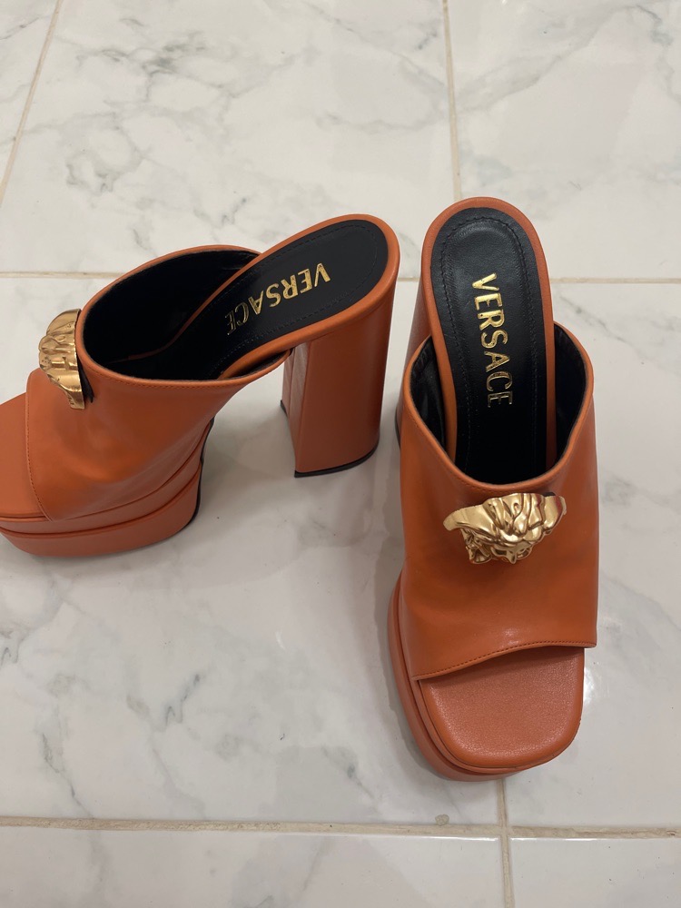 Sabot  inspiration versace orange pointure 38 