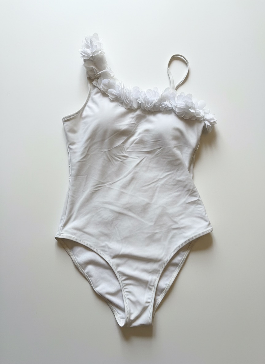 Maillot de bain blanc, une pièce