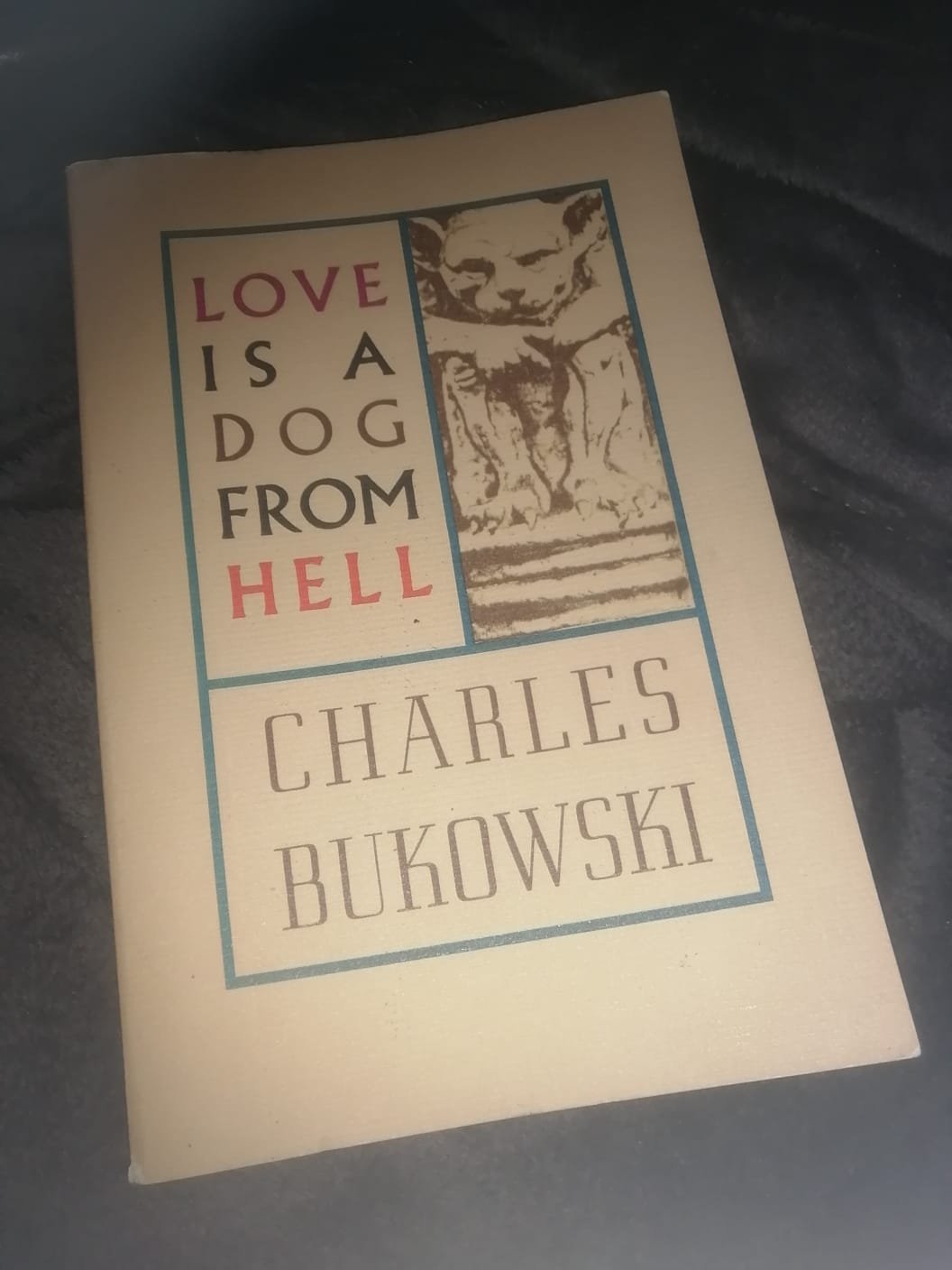 Book : love is a dog from hell