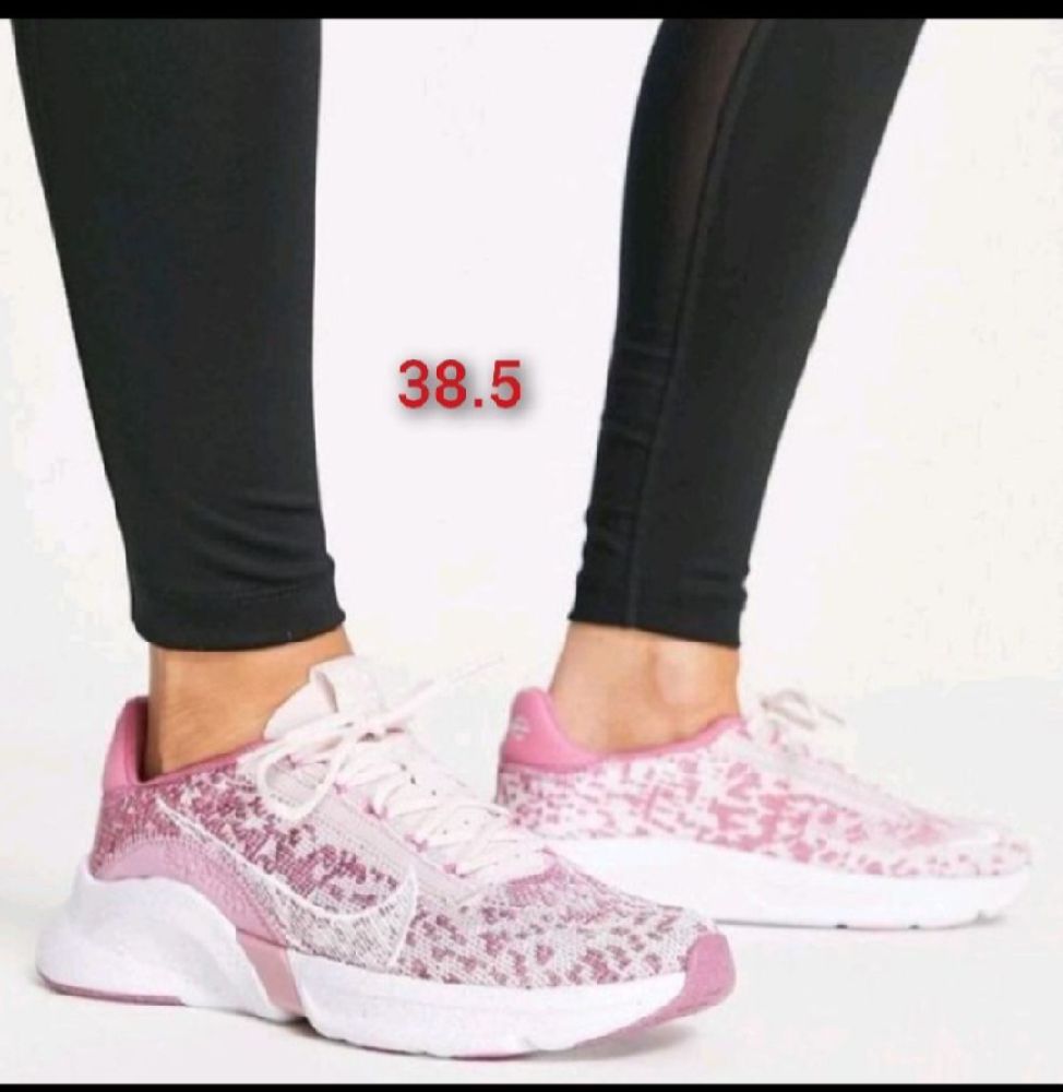  Basket nike rosé neuf p.38,5