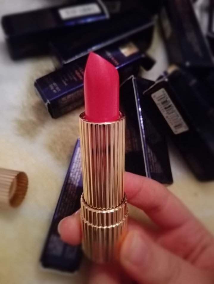 Rouge à lèvres Estée Lauder importée 🇲🇫 100% authentique offre valable jusqu'à fin avril