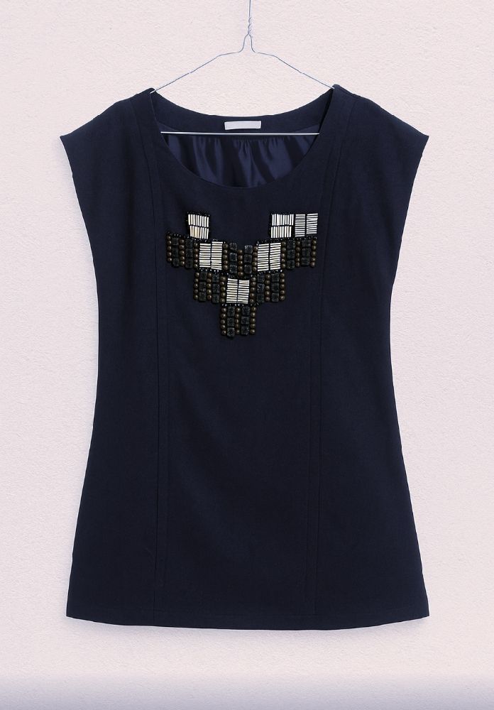 Robe droite courte (/tunique) sans manches brodée de perle parfaite pour un look d’automne ou d'hiver.  importée 🇲🇫