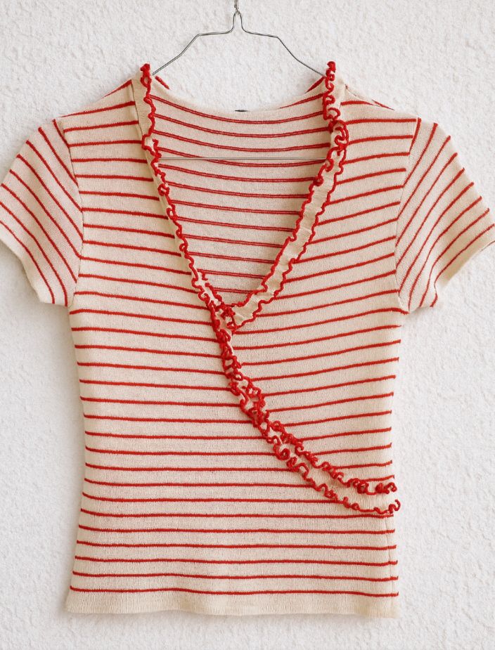 Top à rayures couleur tendance rouge et beige