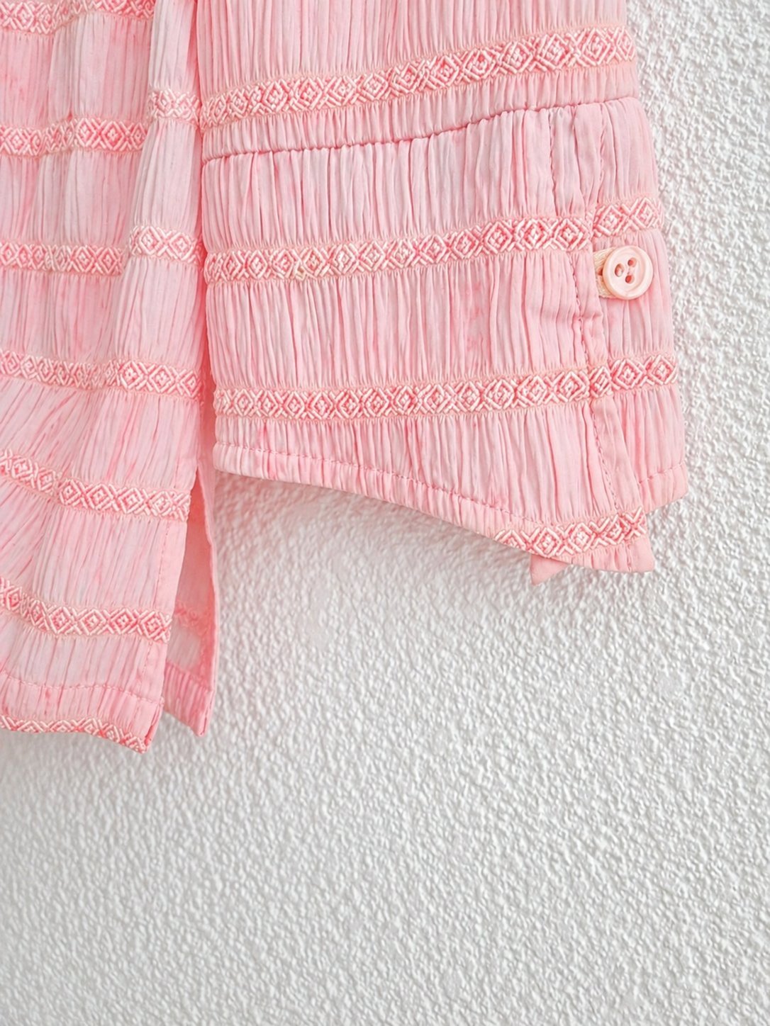 Chemise élégante effet plissé avec manches longues et attaches décoratif 