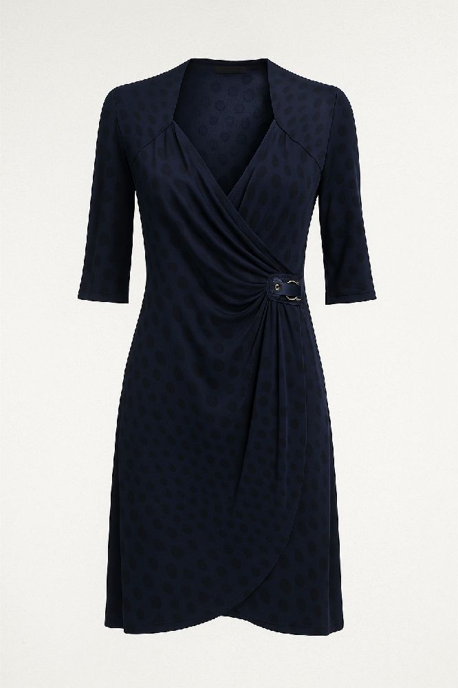 Une robe avec une belle coupe 