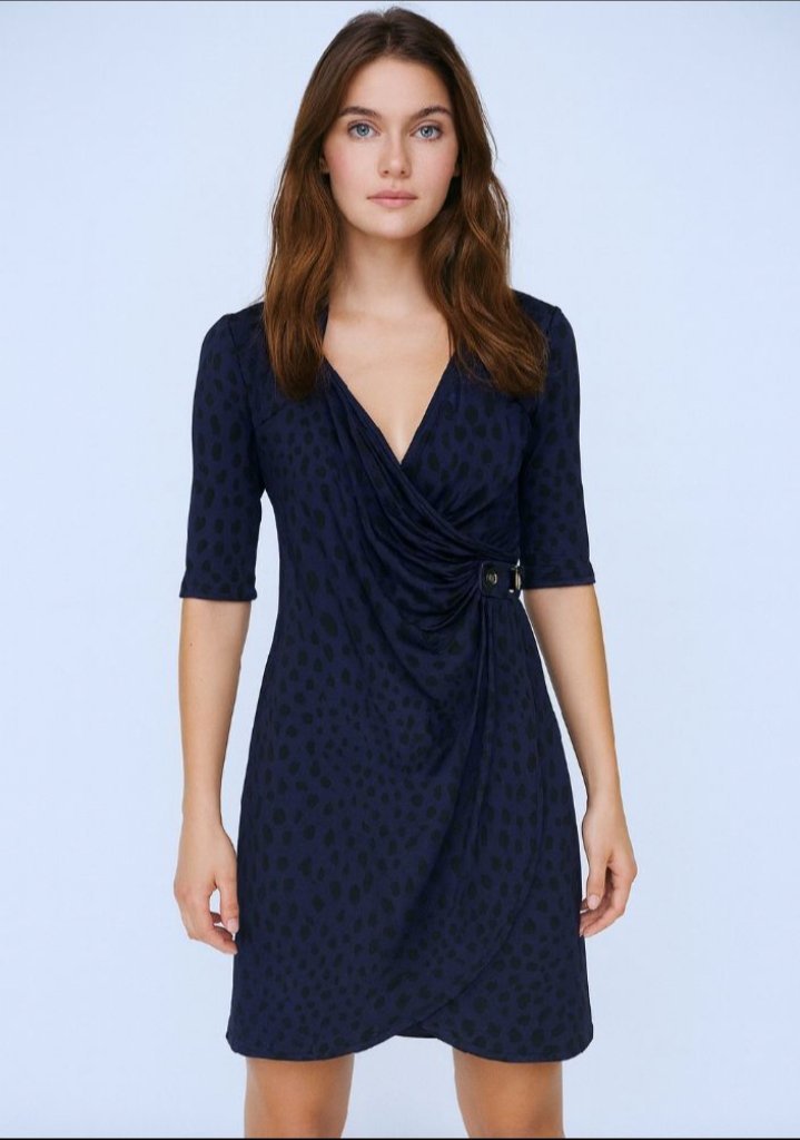 Robe élégante et tendance, couleur bleu marine à pois noir de la marque Promod importée 🇲🇫