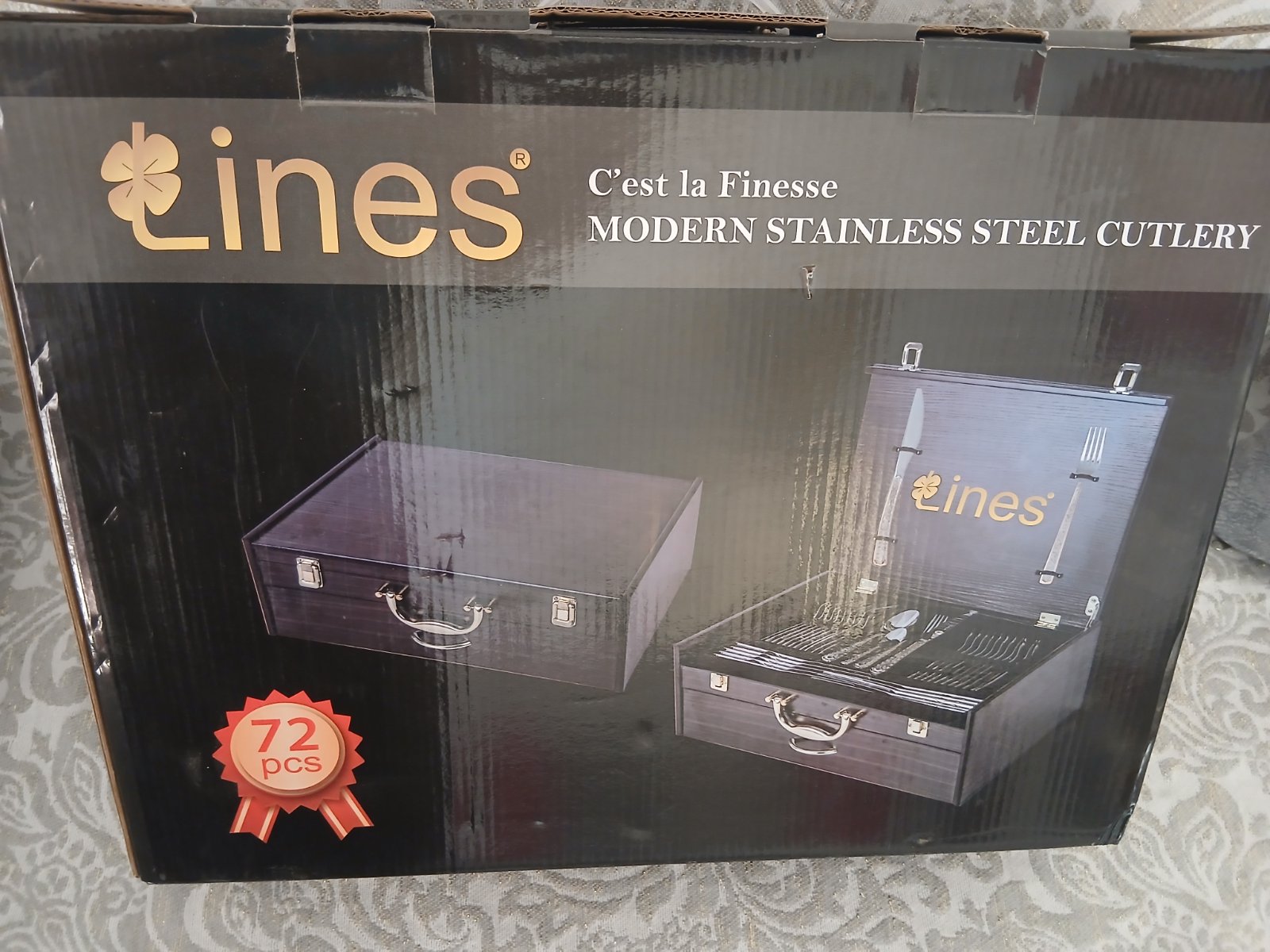 Ménagère de table de la marque Lines