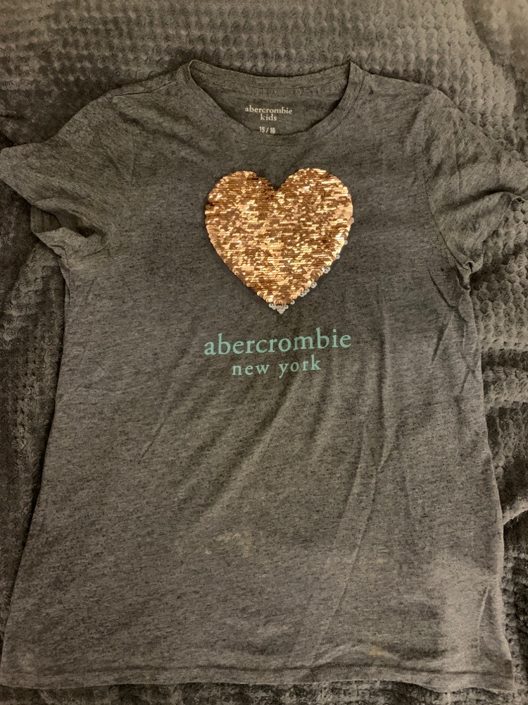 Tshirt gris abercrombie avec paiellette 