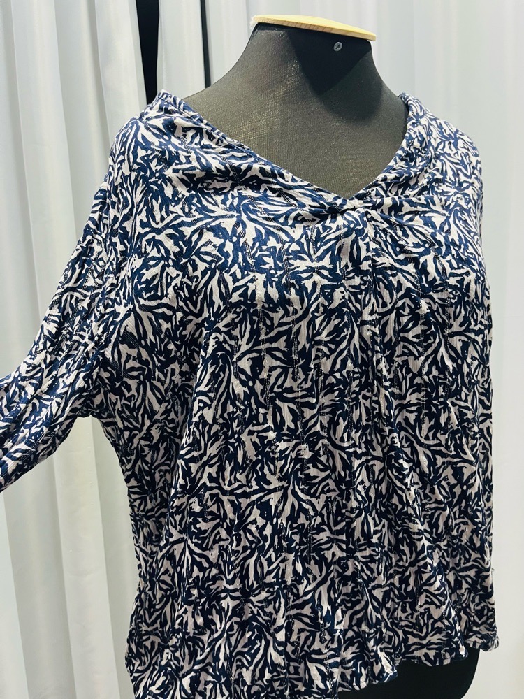 Chemise bleu marine et blanc