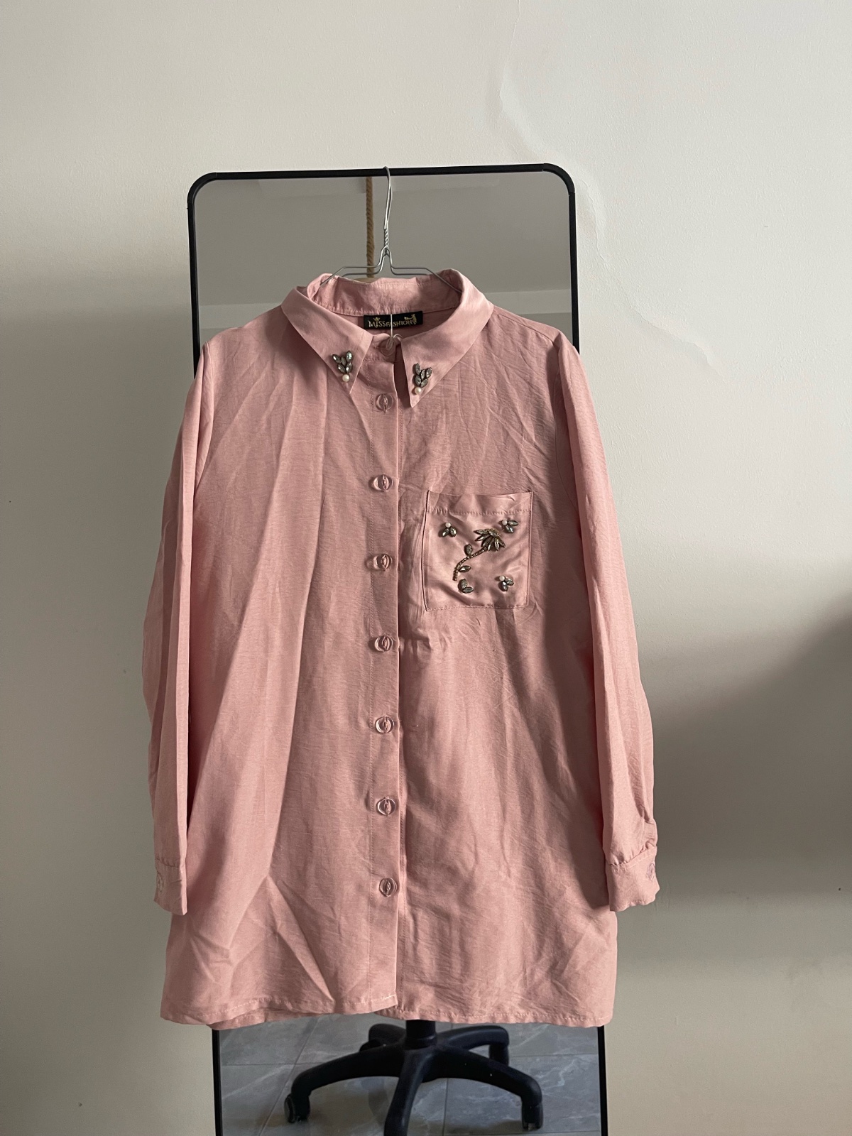 Chemise rose 9amraya à 40 dt
