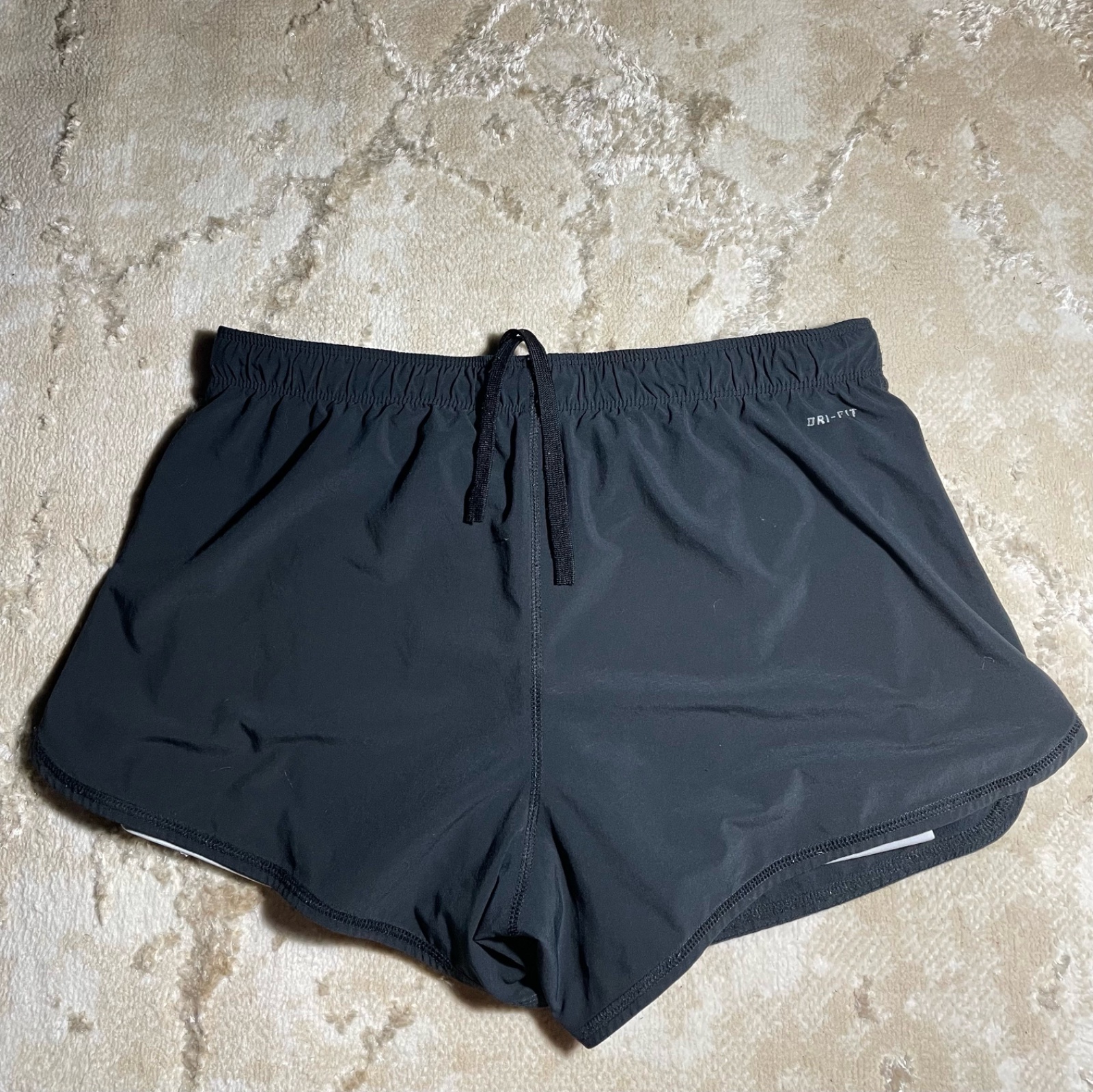 RUNNING SHORT NOIR – TAILLE M 🖤 