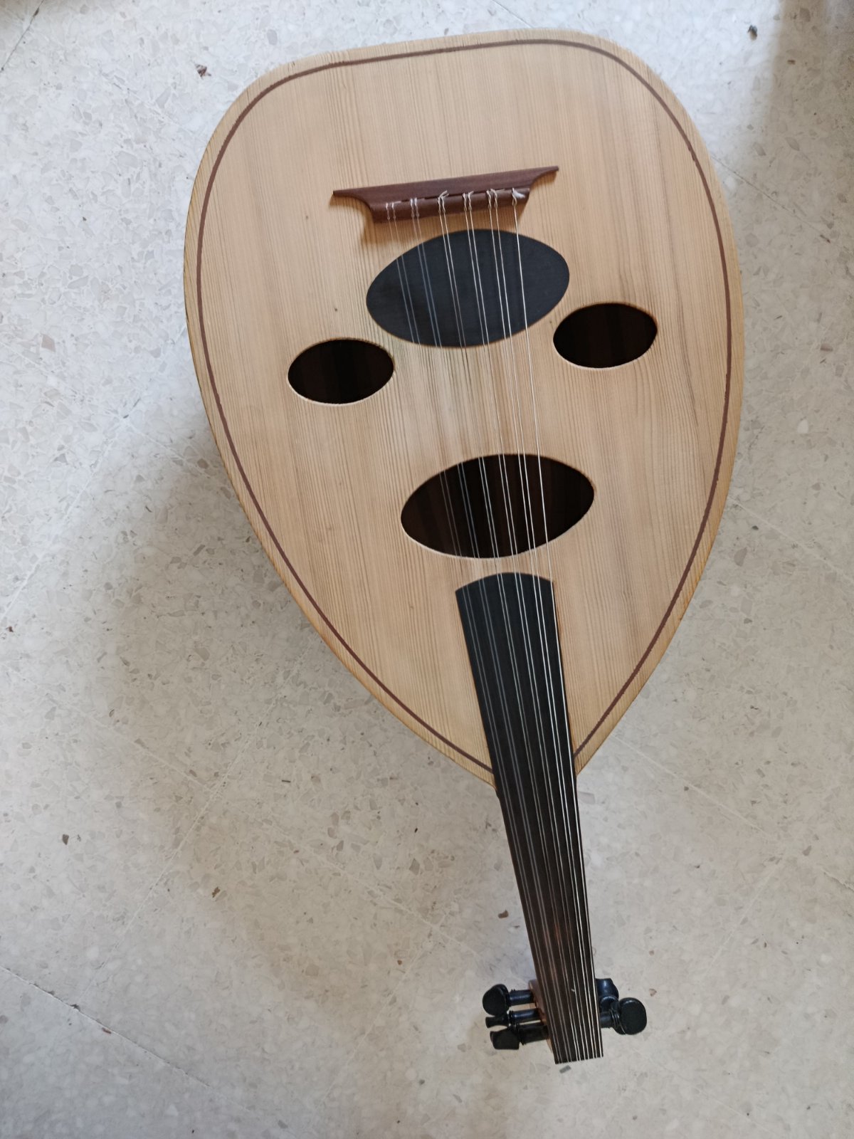 Oud électro acoustique 