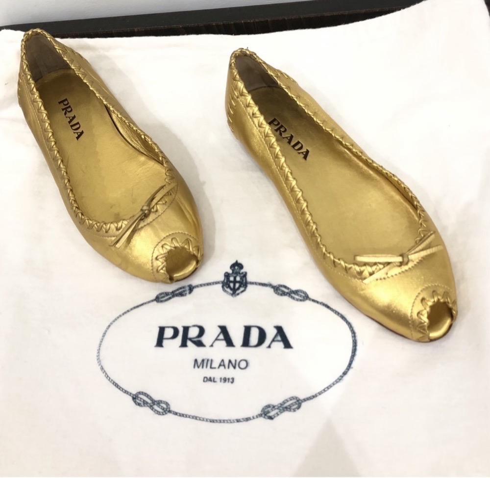 magnifique ballerines PRADA authentique doré 