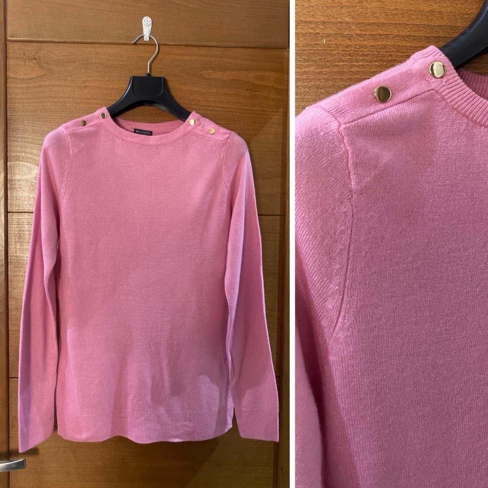 Pull rose avec des boutons doré neuf 