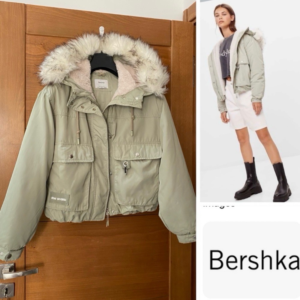 parka over size light green à capuche fourrure BERSHKA 