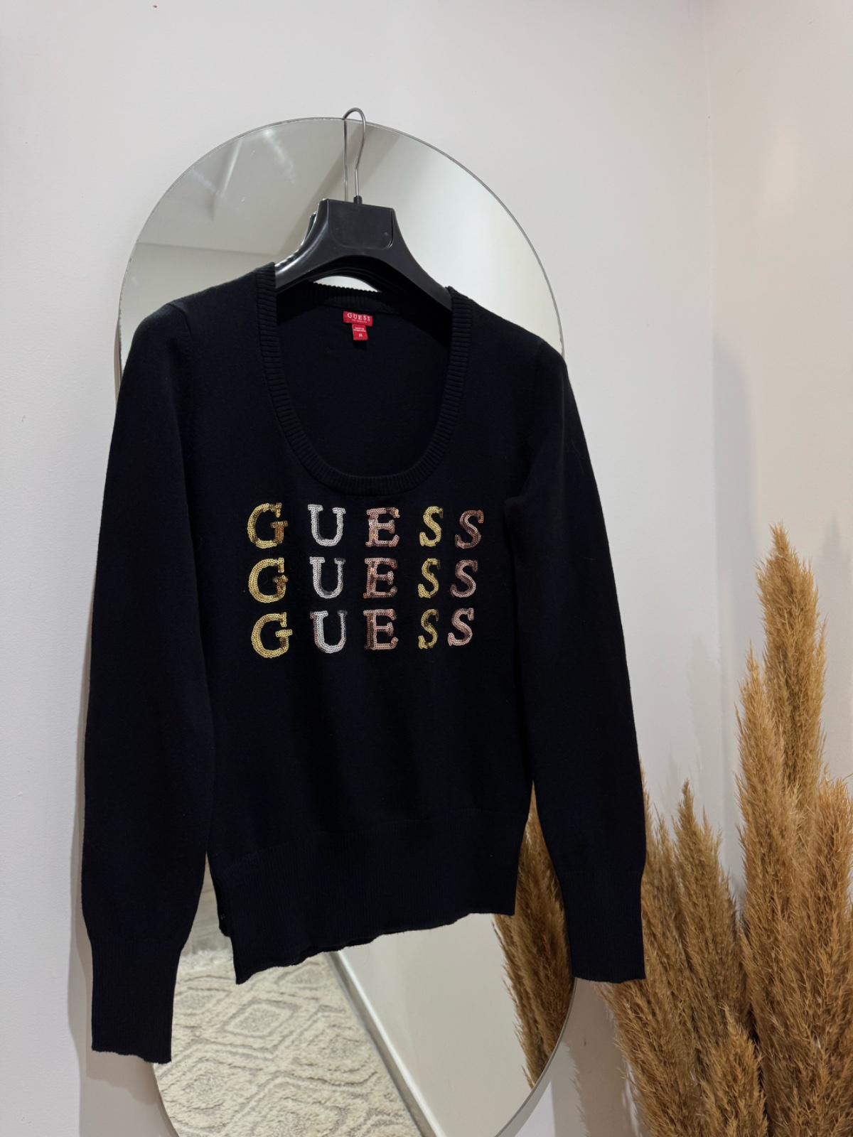Pull GUESS authentiqua à logo neuf