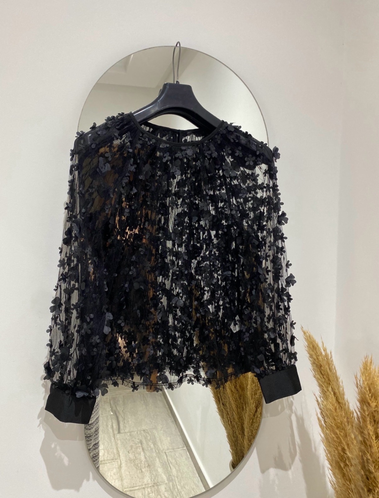 Blouse florale avec des fleurs en relief 