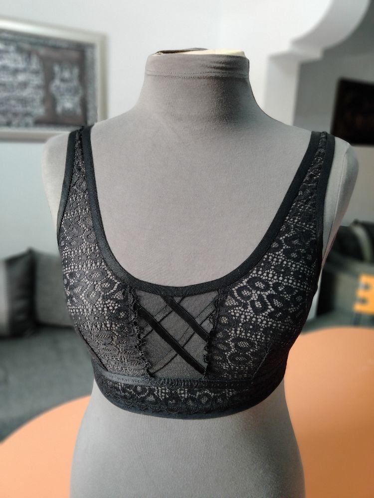Jolie Brassière noire 