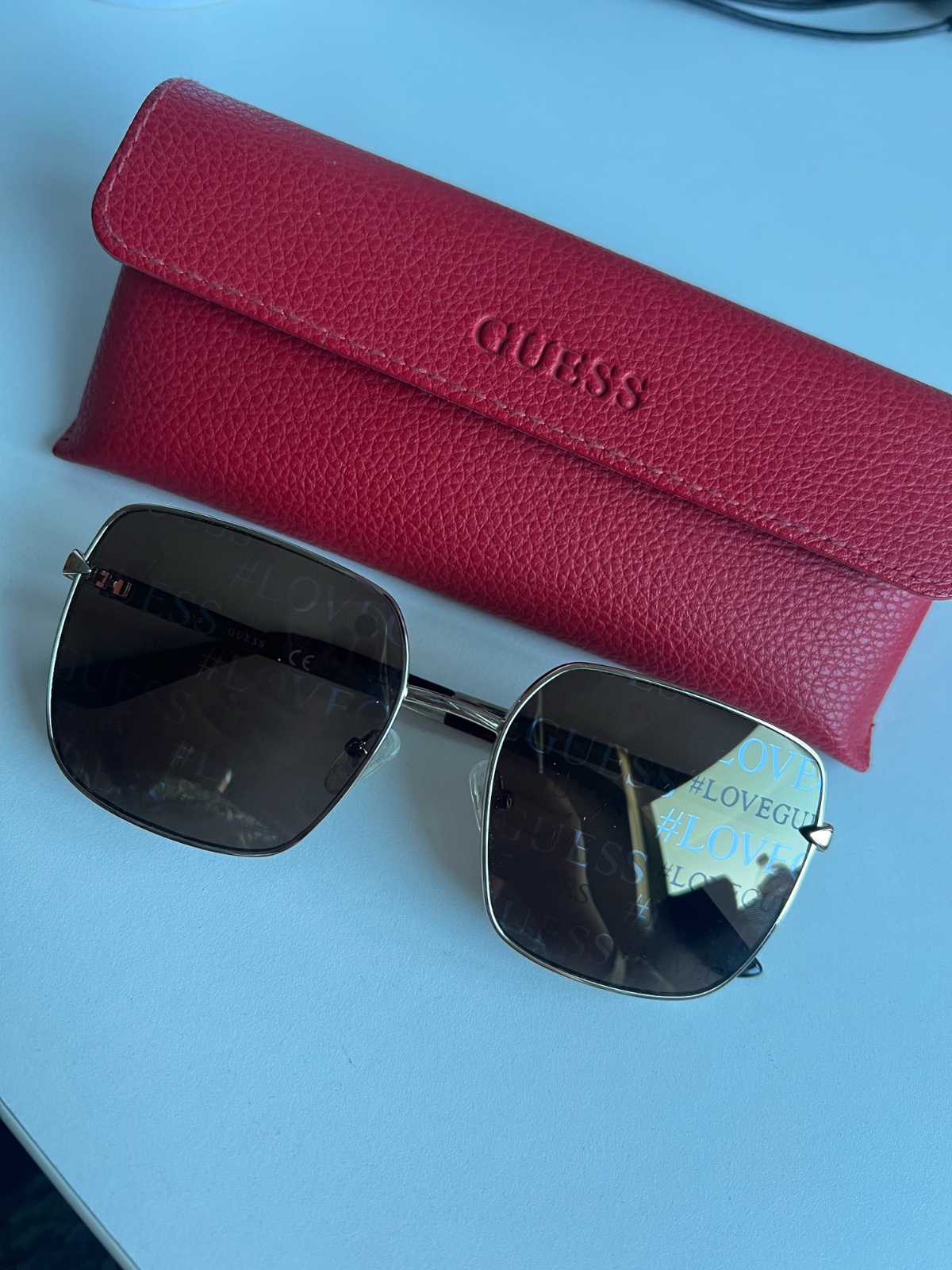 Lunette Guess
