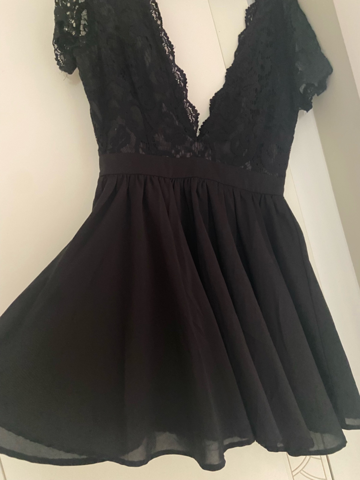 Robe en noire tres convenable pour cette été