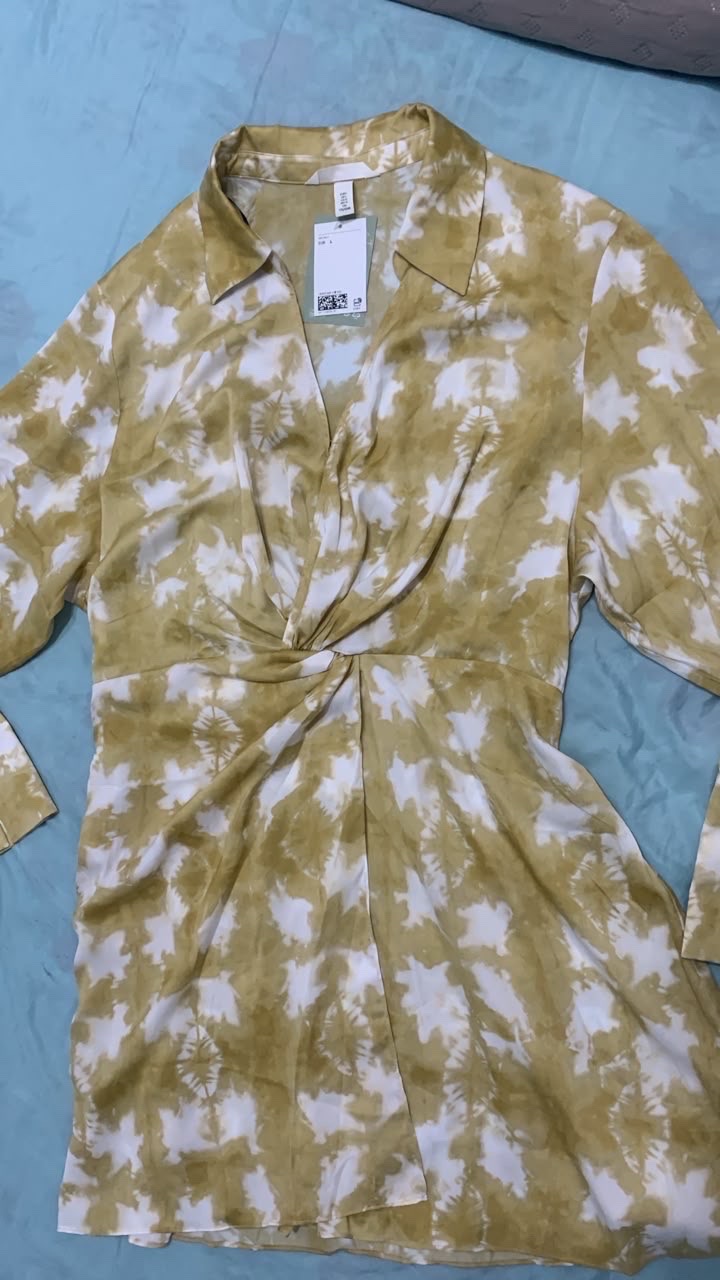 Robe jamais porte avec etiquette dessus 