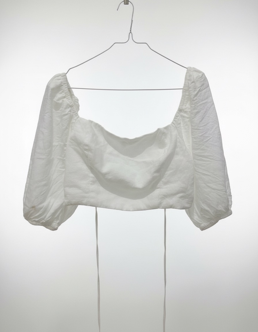 Blouse blanche avec dos magnifique 