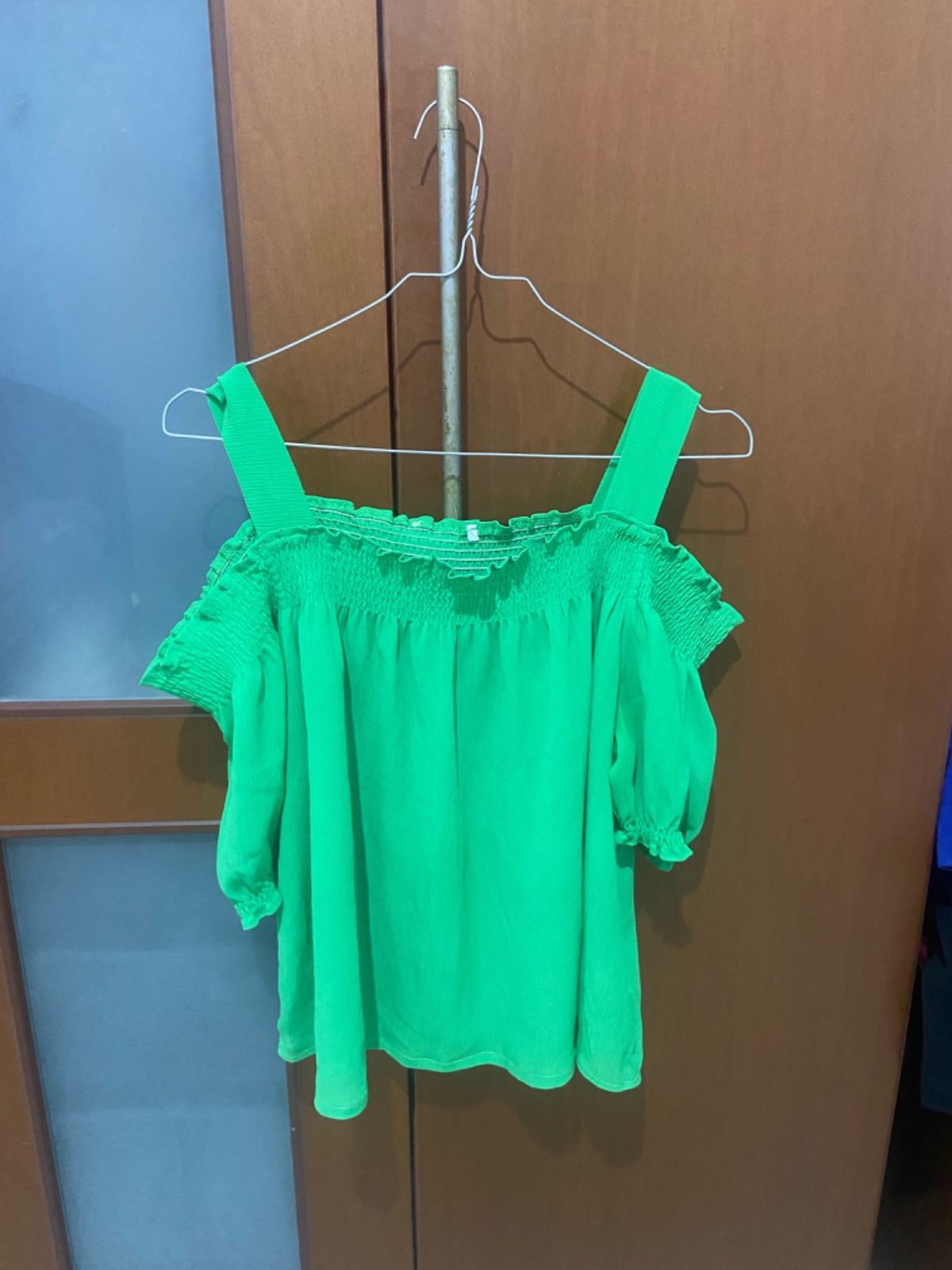 Pull sympa en vert un peu fluo