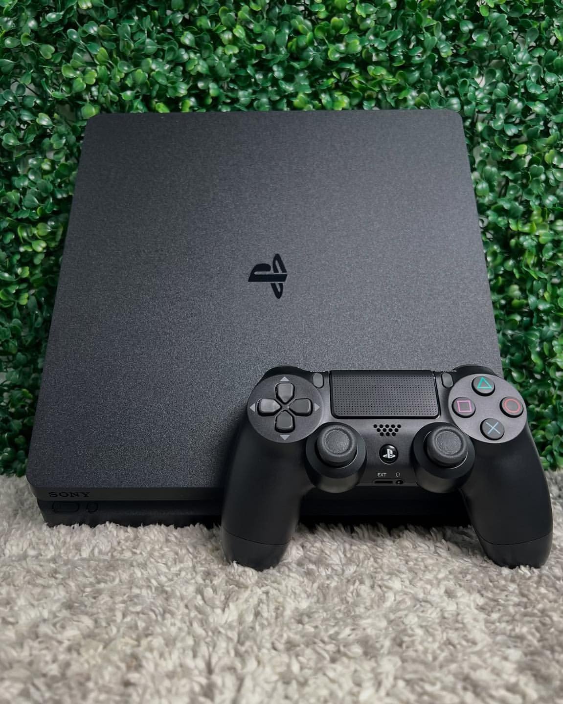 Ps4 Slim avec Manette Ps + Cd GTA gratuits