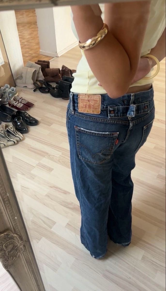 Jean Levi’s bleu foncé – coupe droite / vintage