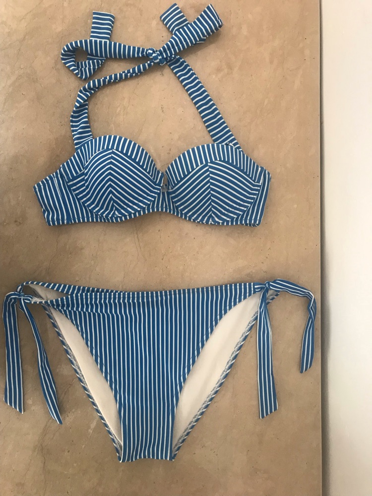 bikini bleue
